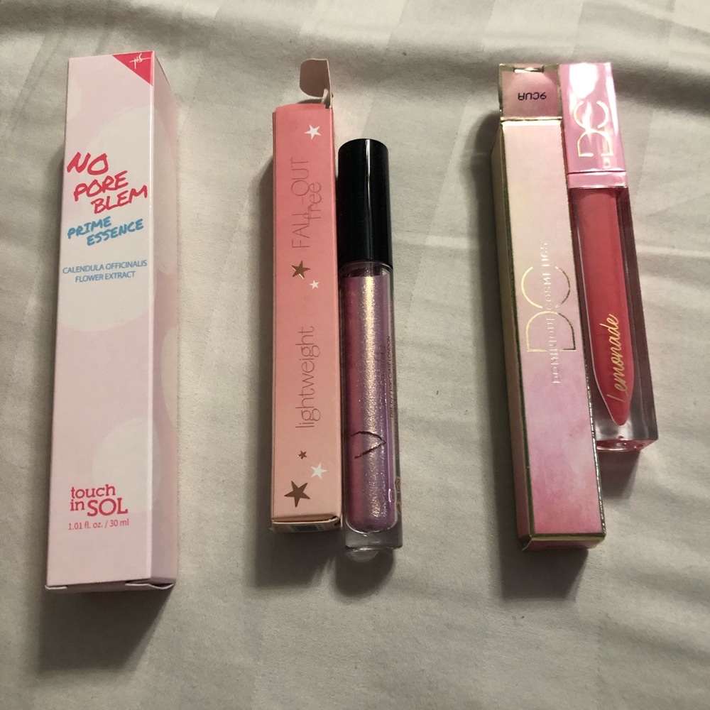 Makeup Bundle - Picture 2 of 2